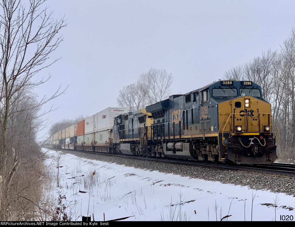 CSX 3288 on I020